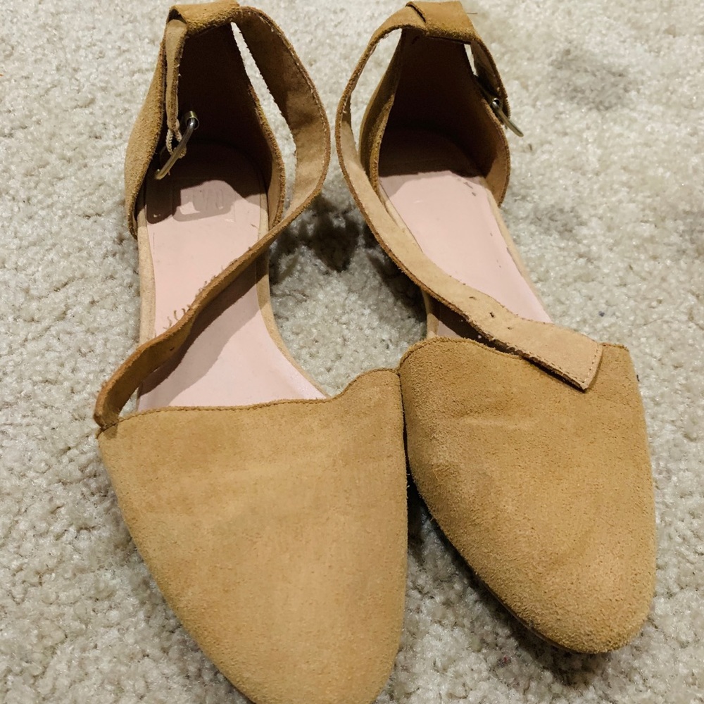 Women’s sandal (flats)